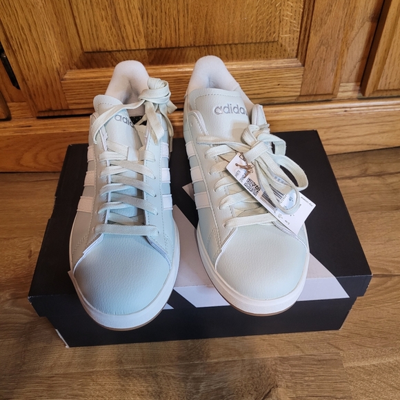 Adidas Womens Size 8 Grand Court 2.0 Mint Green & White Sneakers Shoes JH8679 - Picture 4 of 9
